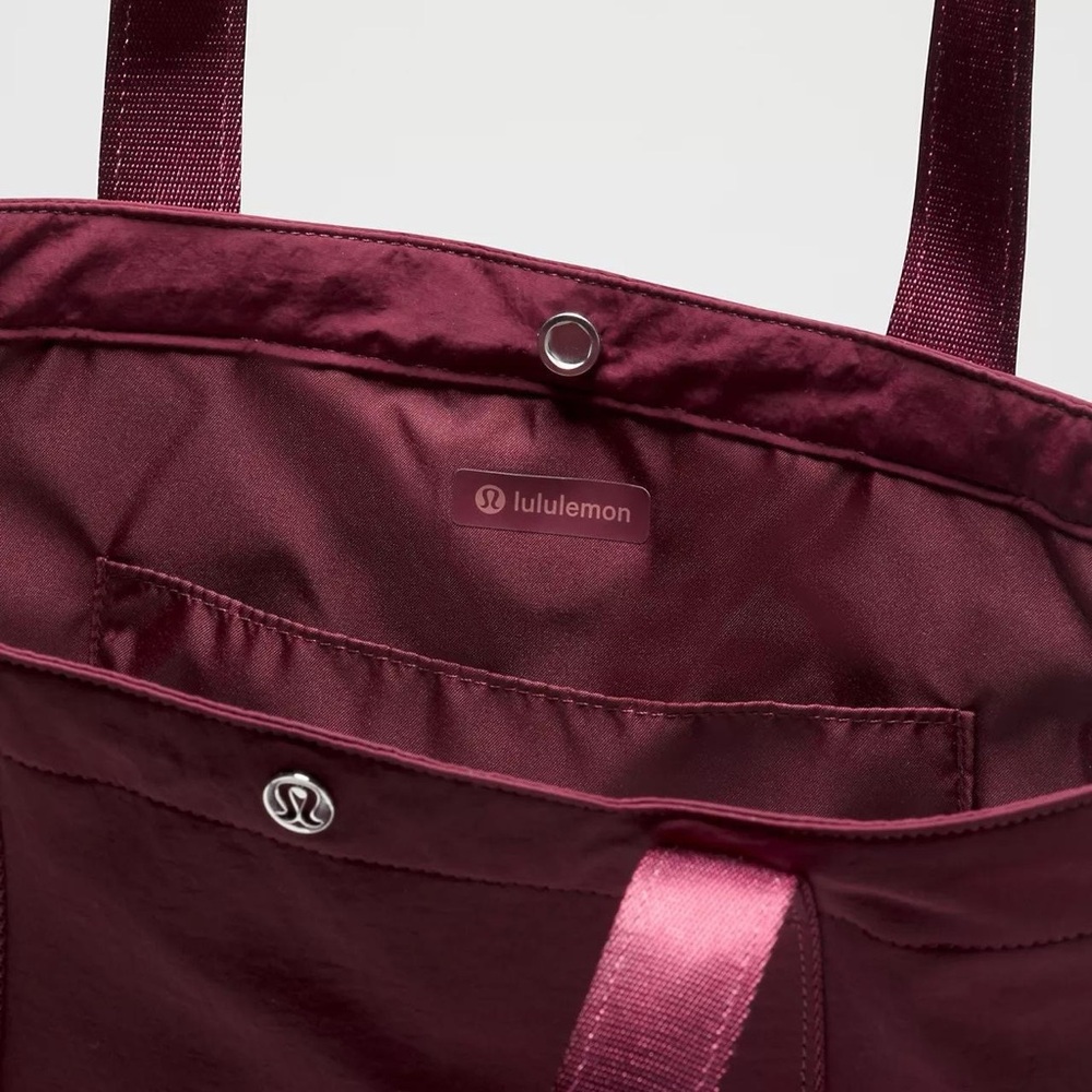 Lululemon Daily Multi-Pocket Tote Bag 20L- Burgundy Bay - Picture 11 of 11